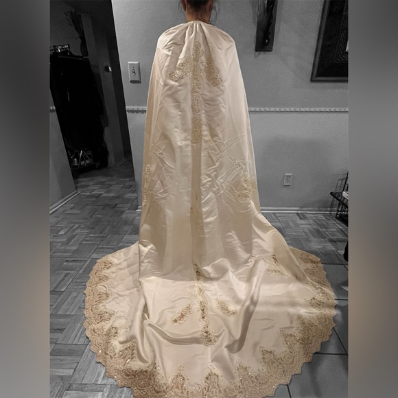 Wedding dress ivory satin w/ lace long sleeve, pearl beading & matching cape. S - Picture 10 of 17